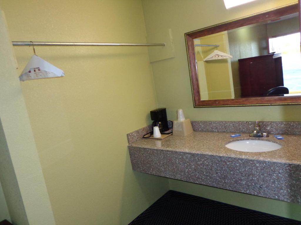Gateway Inn Тълса Екстериор снимка