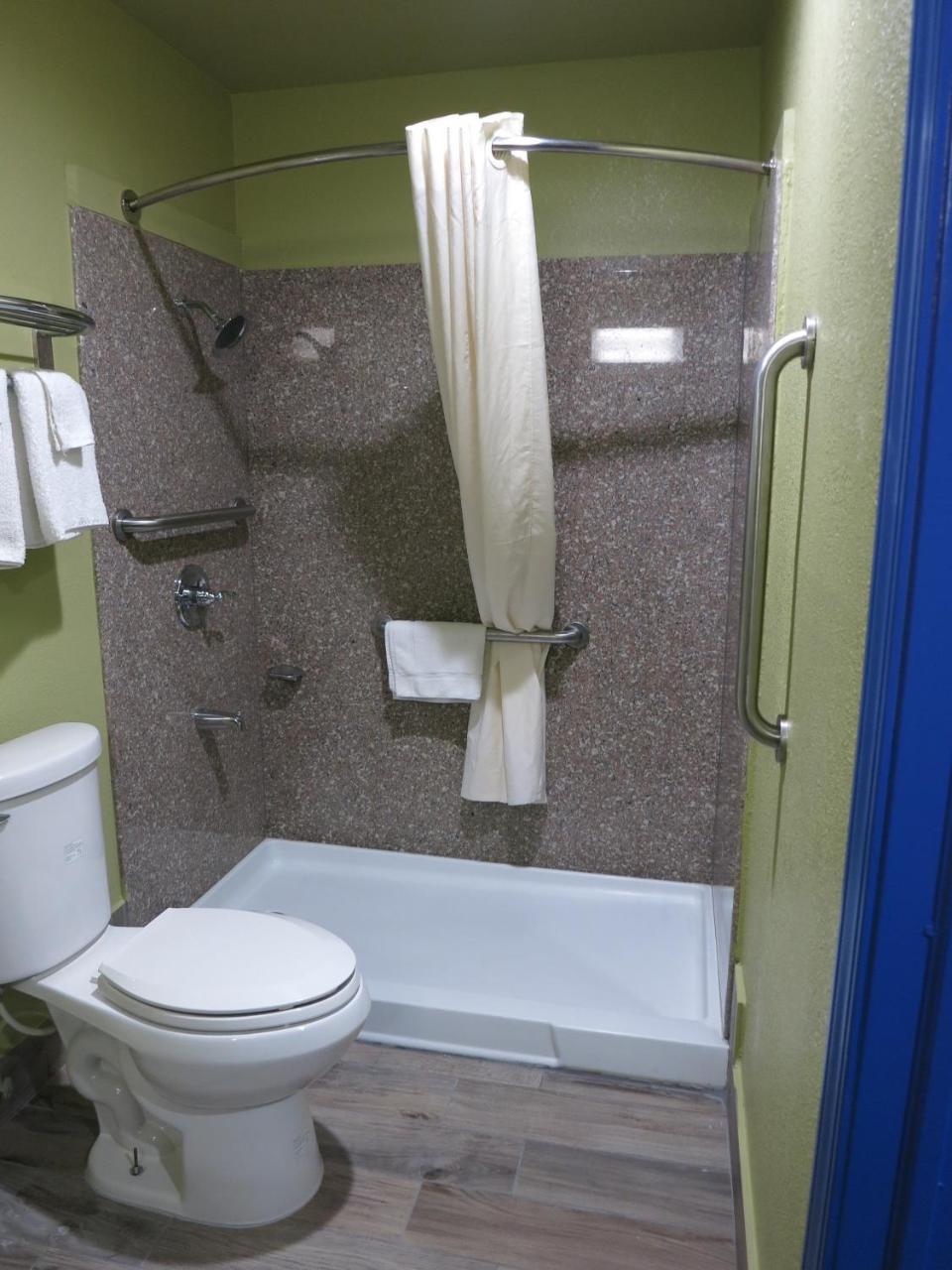 Gateway Inn Тълса Екстериор снимка
